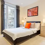 Luxurious Canary Gateway Serviced Apartment