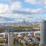 Chic 1Bd Flat Wviews Of The Shard - South Quay!