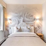 Relax, Play And Work In London