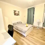 Private Studio In Central London Moments From Oxford St