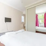 Inviting 1Bd Hideaway Kensington Olympia!