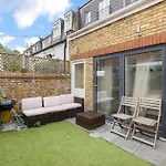 Putney Thames Garden Flat