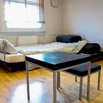 Homestay - Fulham Hideaway