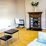 Homestay - Fulham Hideaway