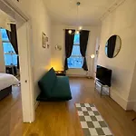 Chic & Cozy Apartment A Step From Camden Road St