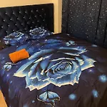 4 Beds Sleeps 15 Near Lcy Airport & Excel London