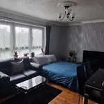 2 Bed-Sleeps5-Free Parking-10 Min Walk Underground
