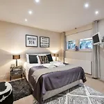 Central London Mews House