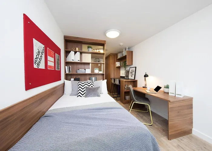 Student Only Studio With Modern Kitchen And Bath