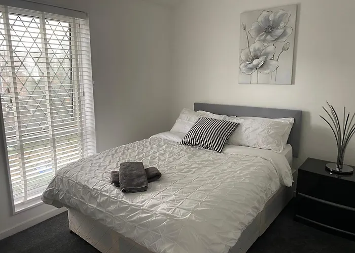 London Bliss Retreat - Superb 3-Bed House