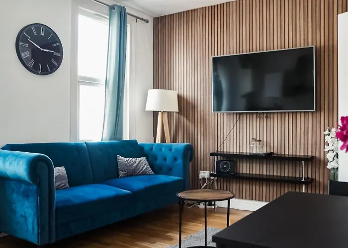 Modern Cosy 2 Bedroom House In Tooting