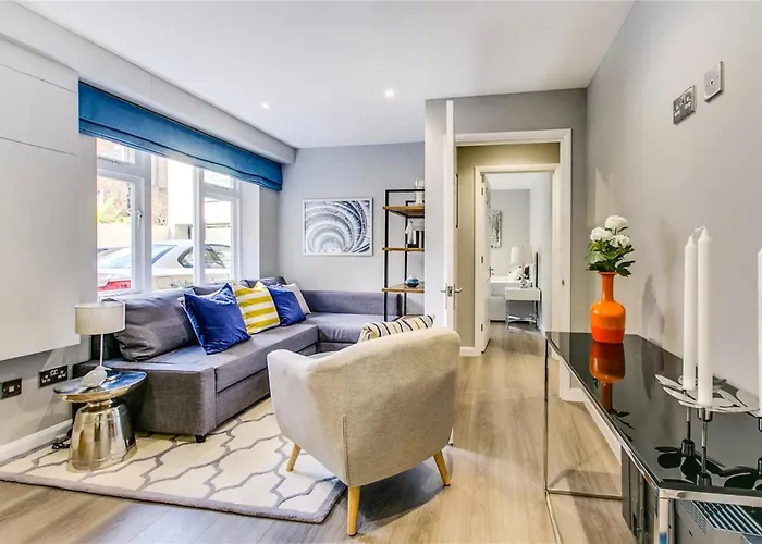 13A Rostrevor Mews