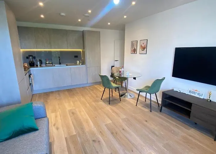 Stylish New Build Flat In Central London
