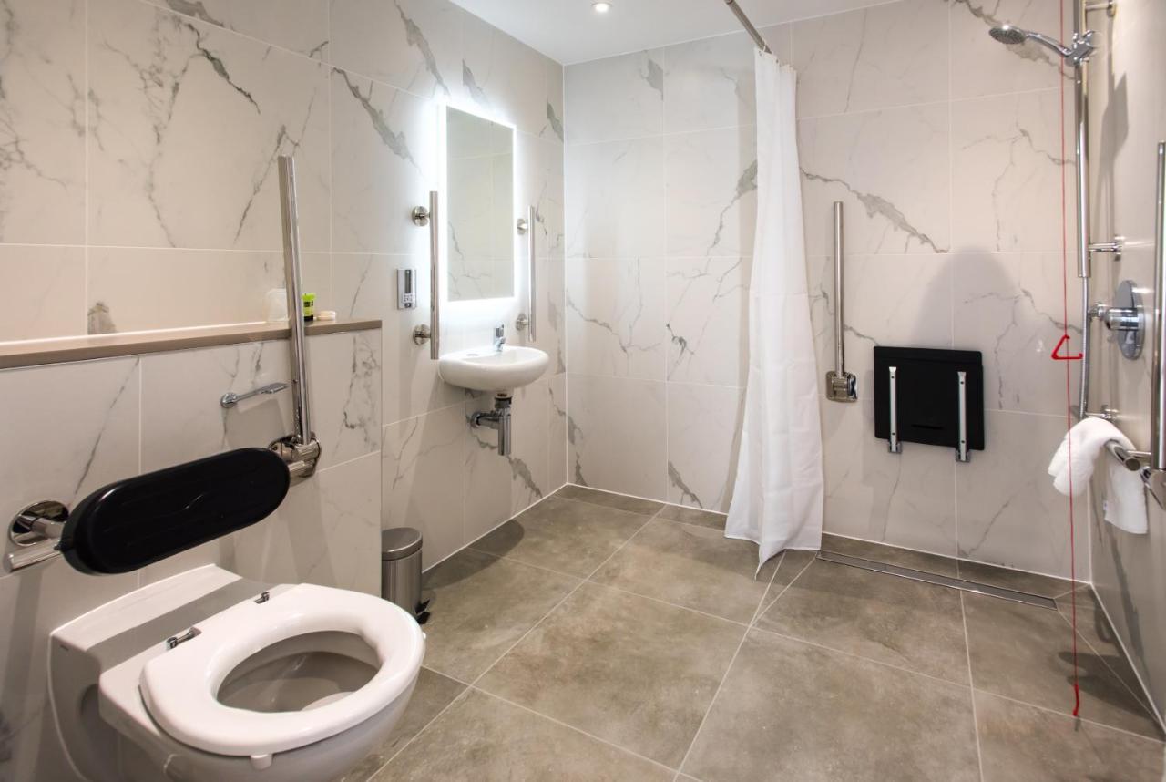 Brit Elephant Castle Hotel