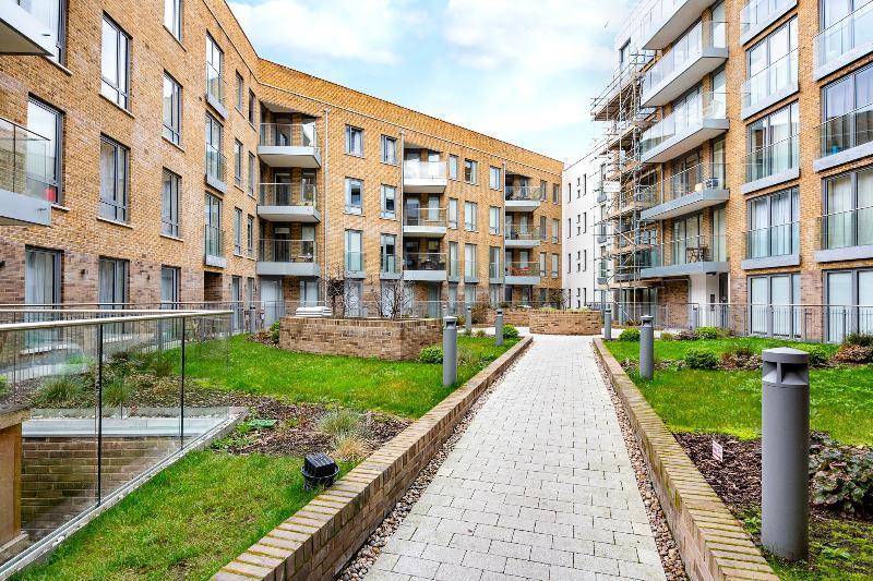 Hotel Luxurious Canary Gateway Serviced 4*