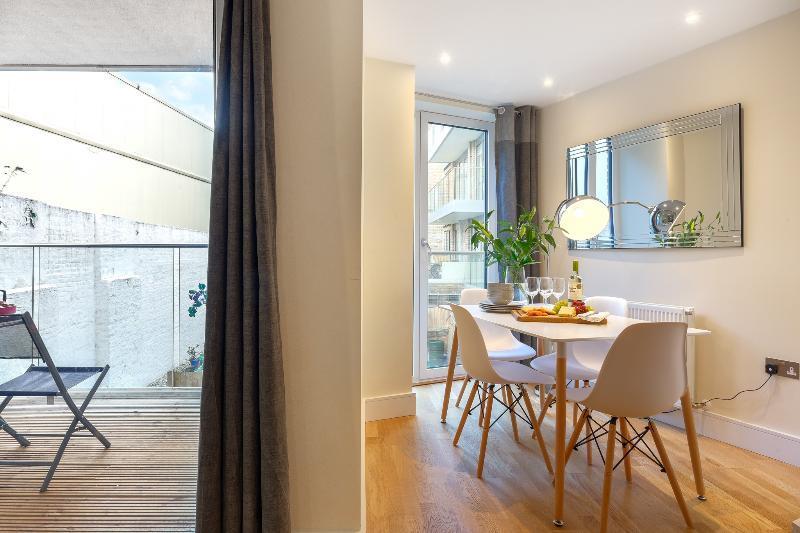 Hotel Luxurious Canary Gateway Serviced 4*