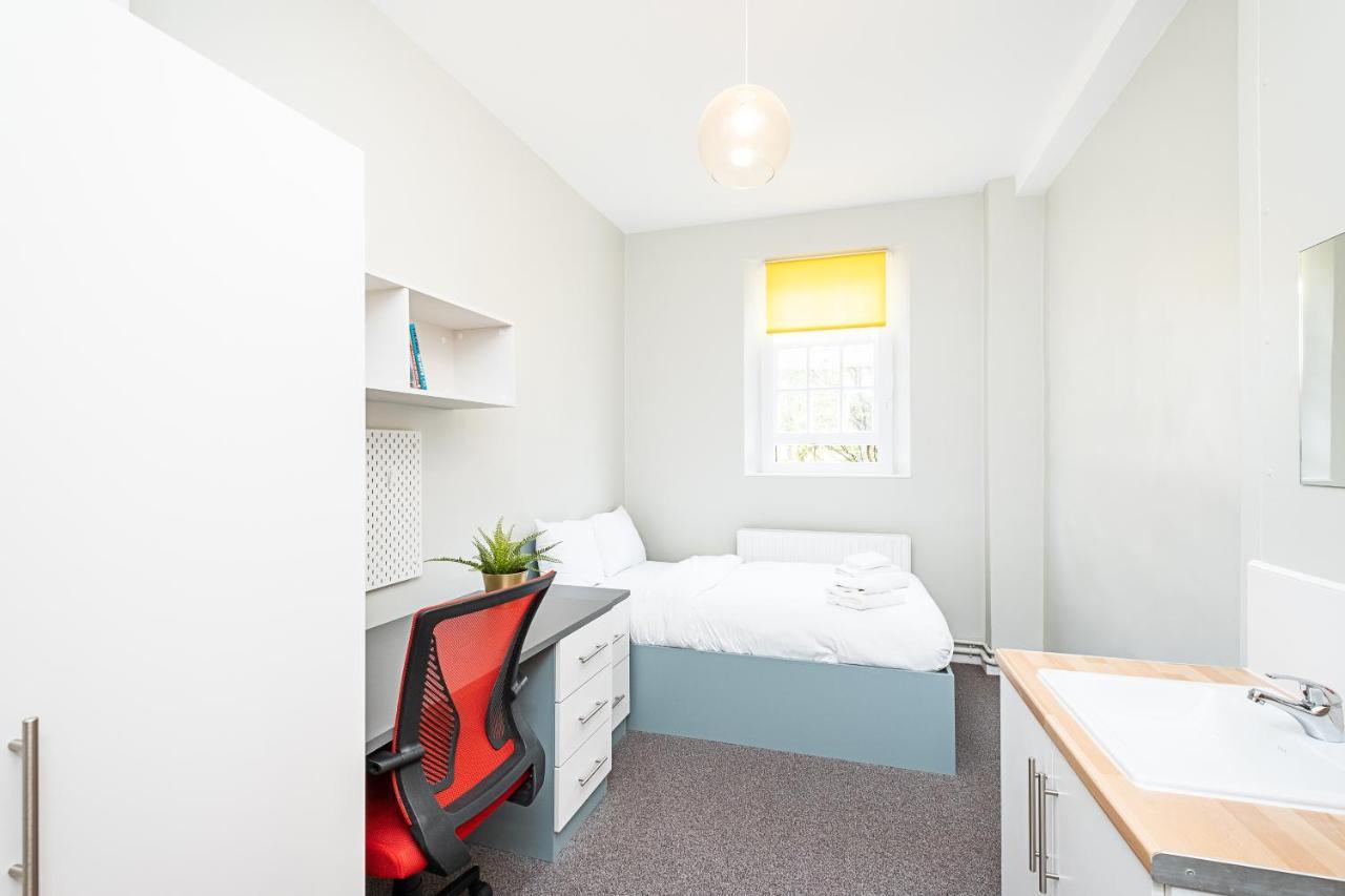 Modern And Studio, Westminster - Sk *