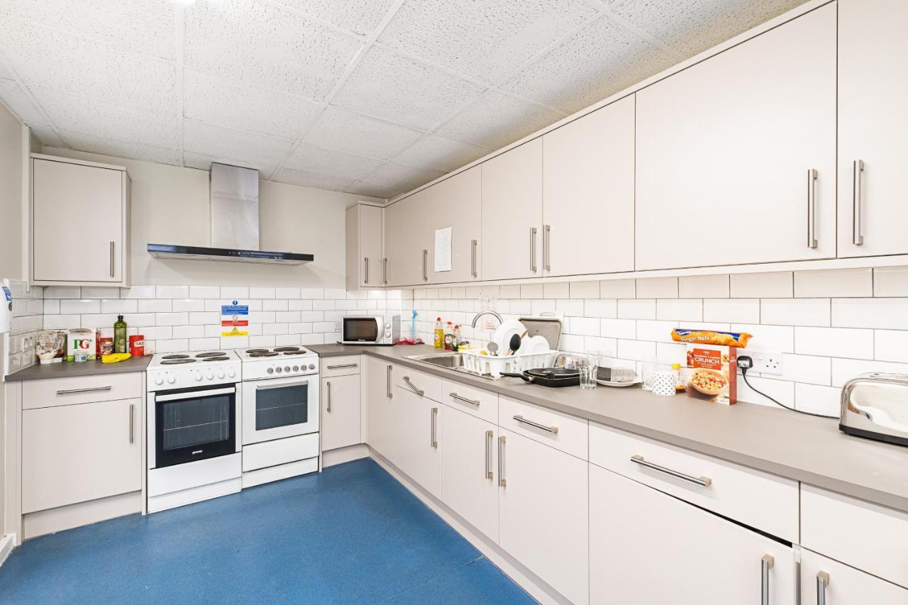 Modern And Studio, Westminster - Sk *