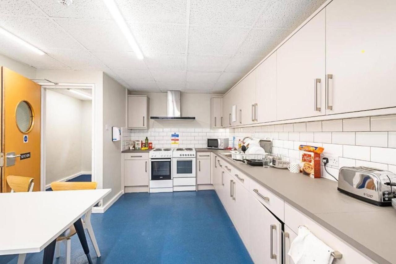 Modern And Studio, Westminster - Sk Guest house