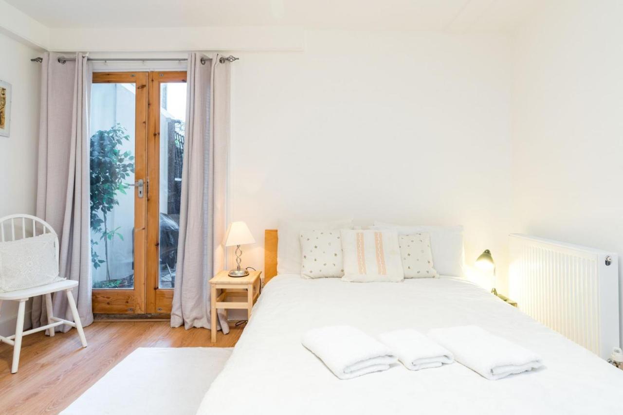 New Stylish 1 Bedroom Flat With Garden Apartment London