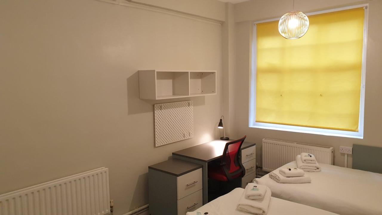Modern And Studio, Westminster - Sk