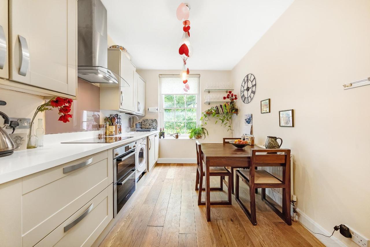 Apartamento Veeve - Cosy In The Heart Of Angel Londres