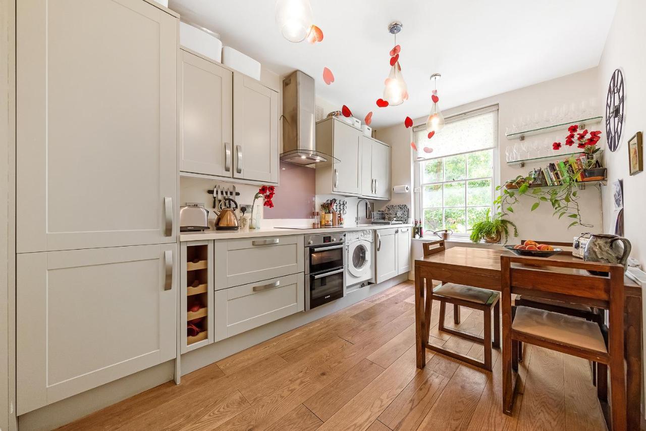 Veeve - Cosy In The Heart Of Angel Apartamento