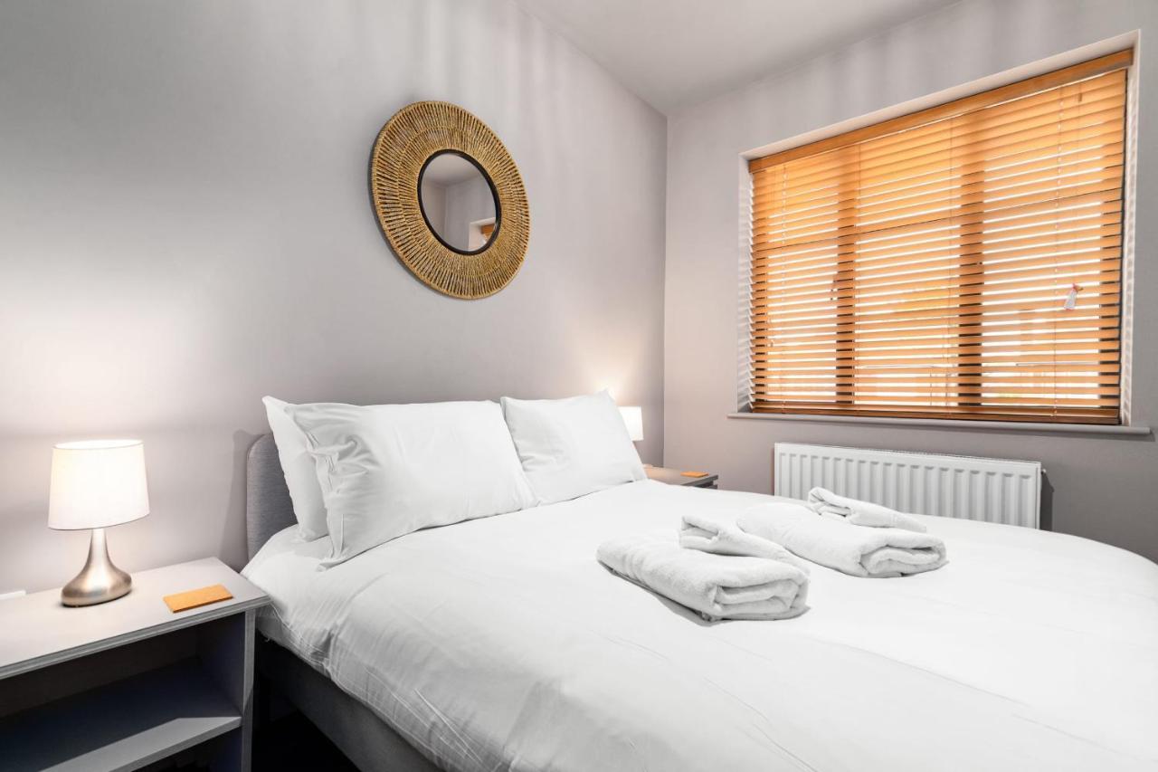 Lovely 2-bed - Hosted By Guestready * Londen