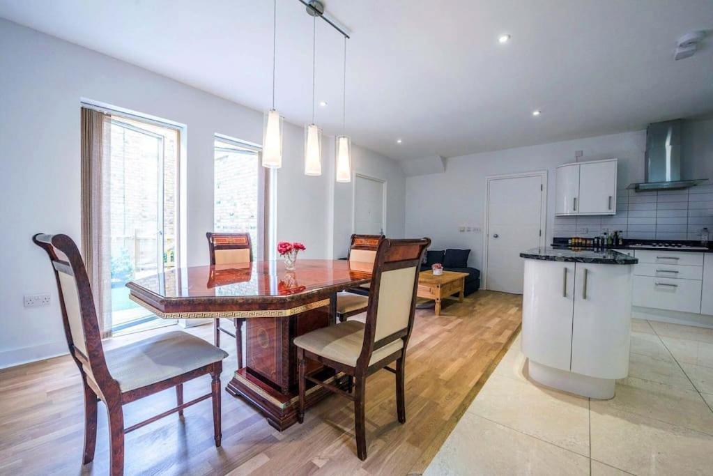 Apartment 3 Benbow Mews London