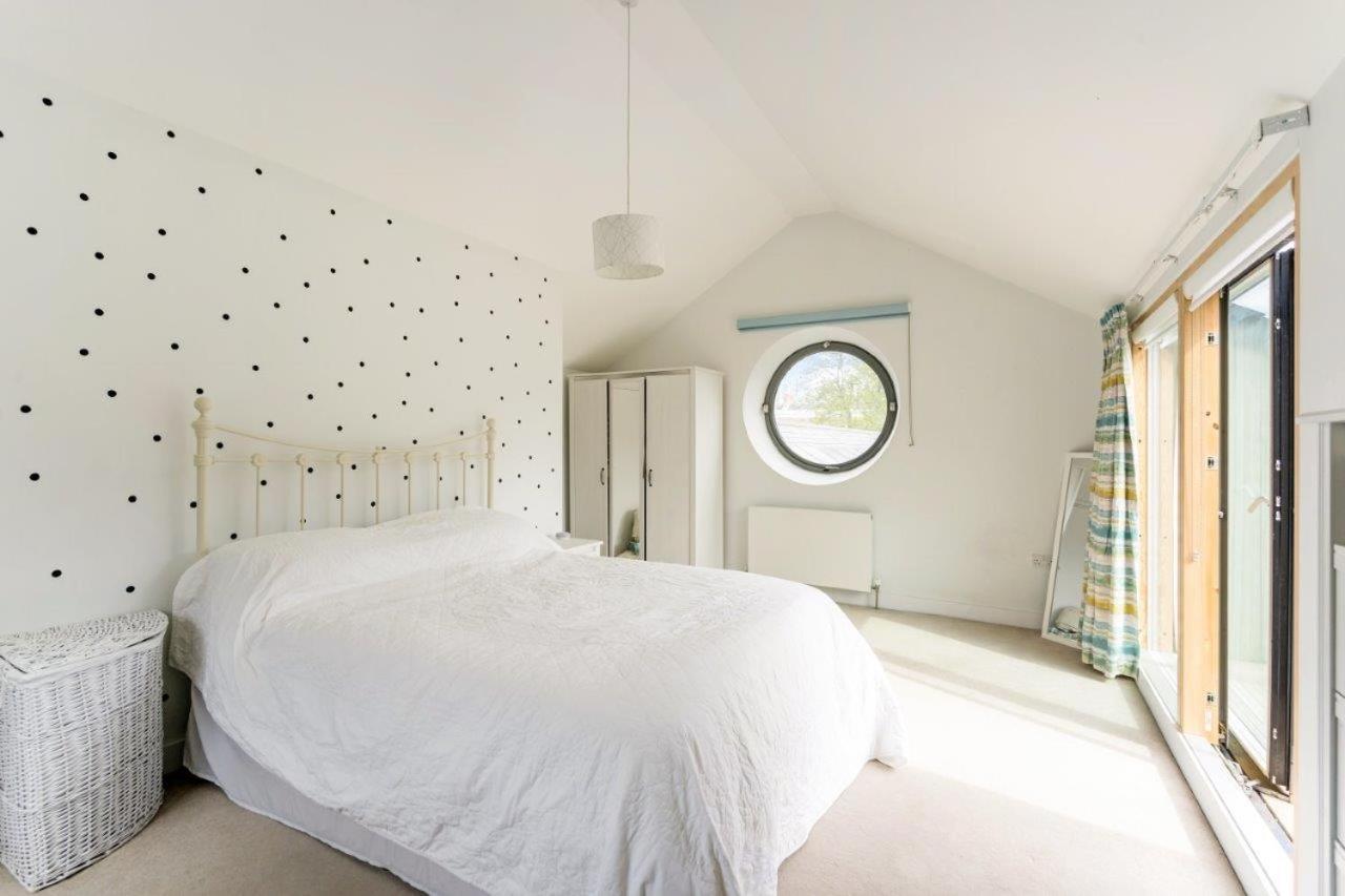 3 Benbow Mews London