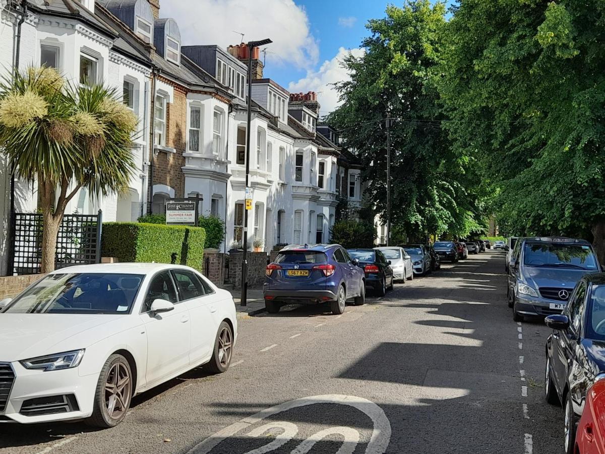 Apartment 2 Bed Luxury Service In The Heart Of Chiswick Town, W4 Zone 2 *