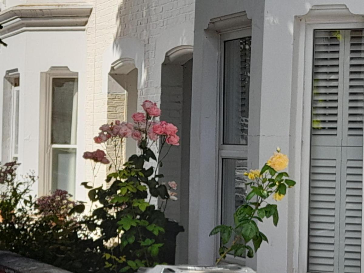 Apartment 2 Bed Luxury Service In The Heart Of Chiswick Town, W4 Zone 2 London