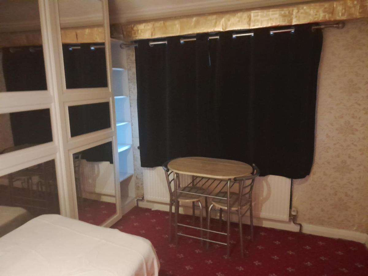 Lovely 1-bed Studio In * London