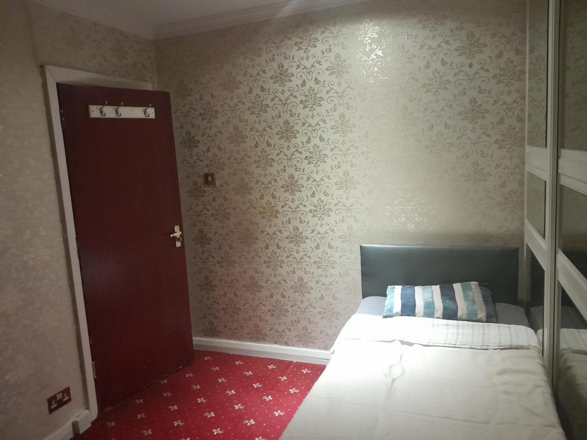 Lovely 1-bed Studio In *
