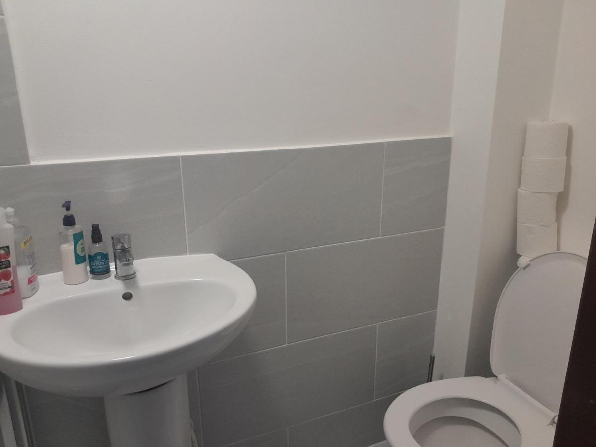Lovely 1-bed Studio In *