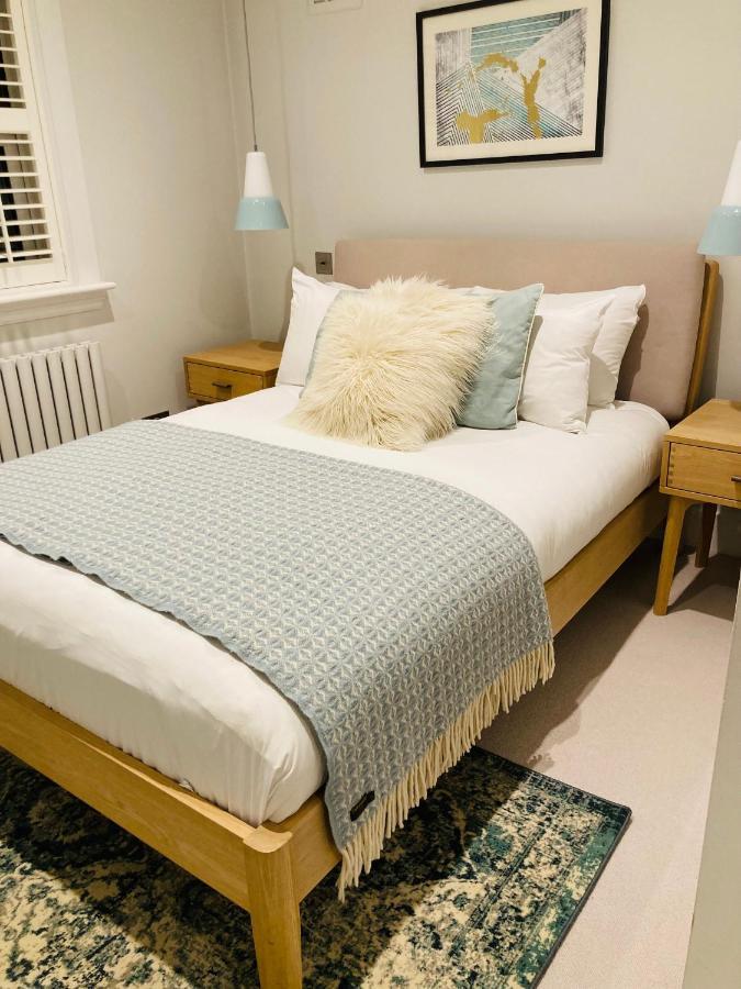 Magnificent House For 6 In Fulham With Back Garden Holiday home