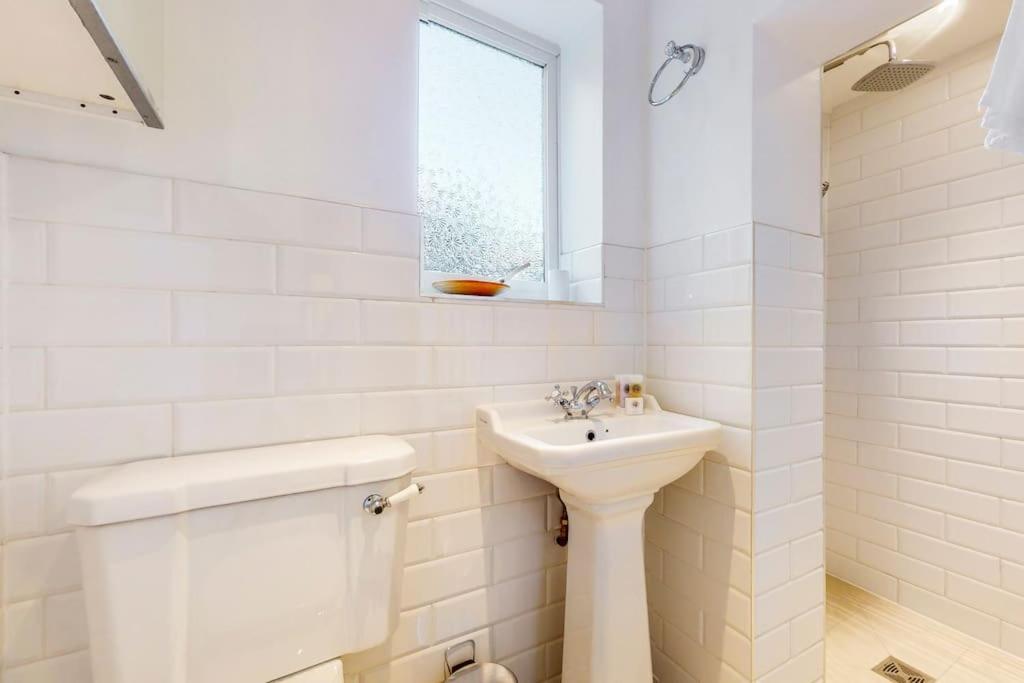 Stunning One Bedroom In Honor Oak London