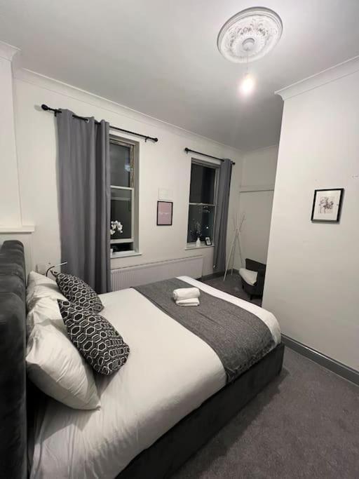 1 Bedroom Flat In Kings Cross! Appartement *
