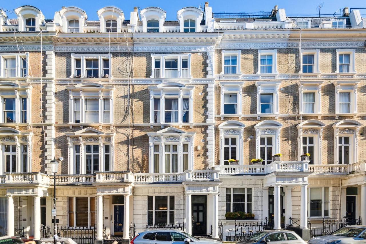 Notting Hill Glamour * London