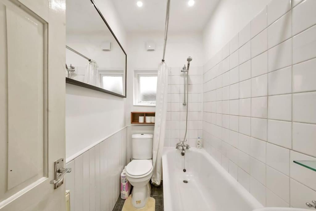 2 Bed Garden Flat Leyton Village Apartment