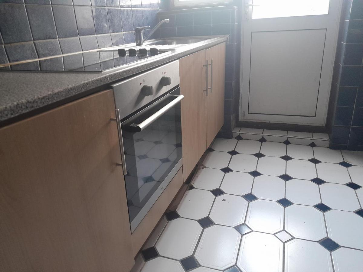 Lovely 1-bed Studio In Apartment London