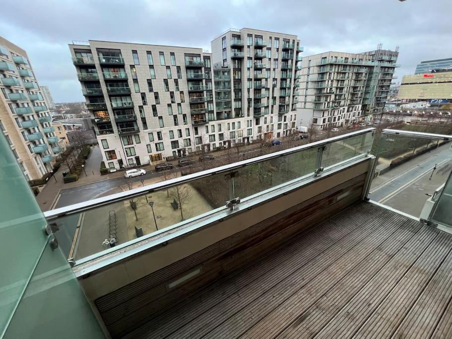 Modern 2 Bed - Olympic Park Stratford * Londen