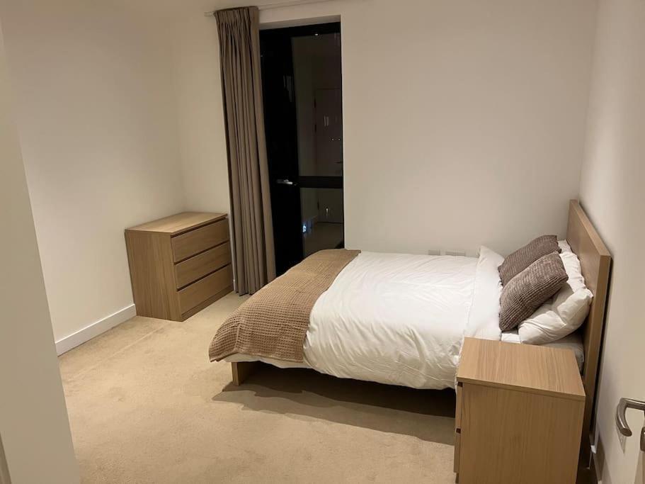 Modern 2 Bed - Olympic Park Stratford * Londen
