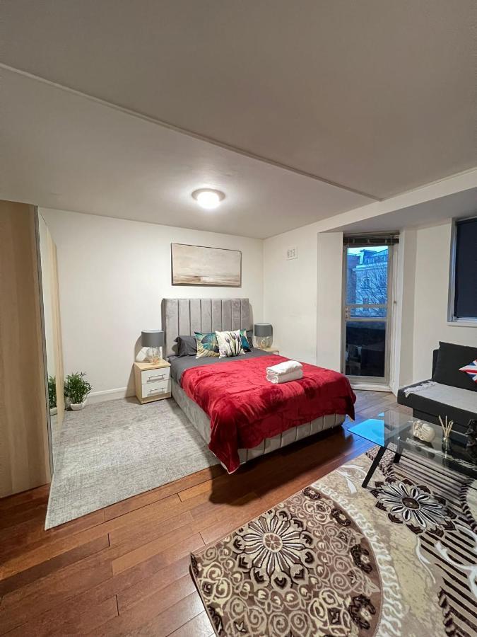 Lovely Studio Flat Cromwell Road Londen