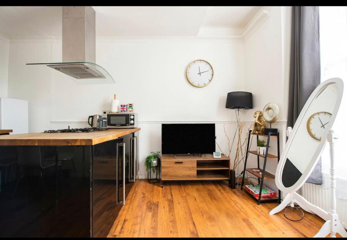 Apartment Hyde Park London