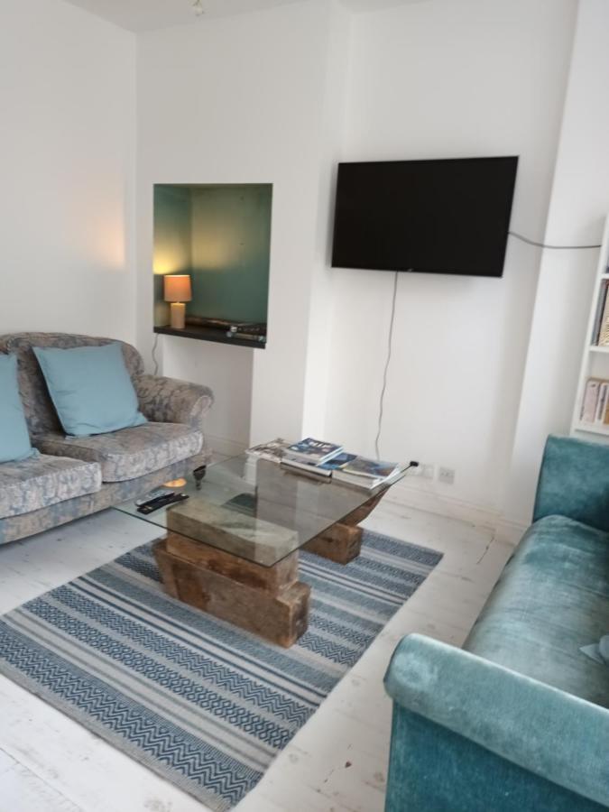 3 Bed Lovely Garden Flat Wandsworth Londen