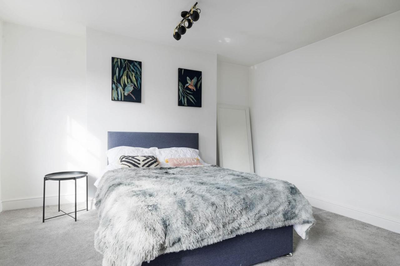 Bright & Spacious 2-Bed, 2-Bath In The Heart Of Central London - Whole Apartment Apartment *