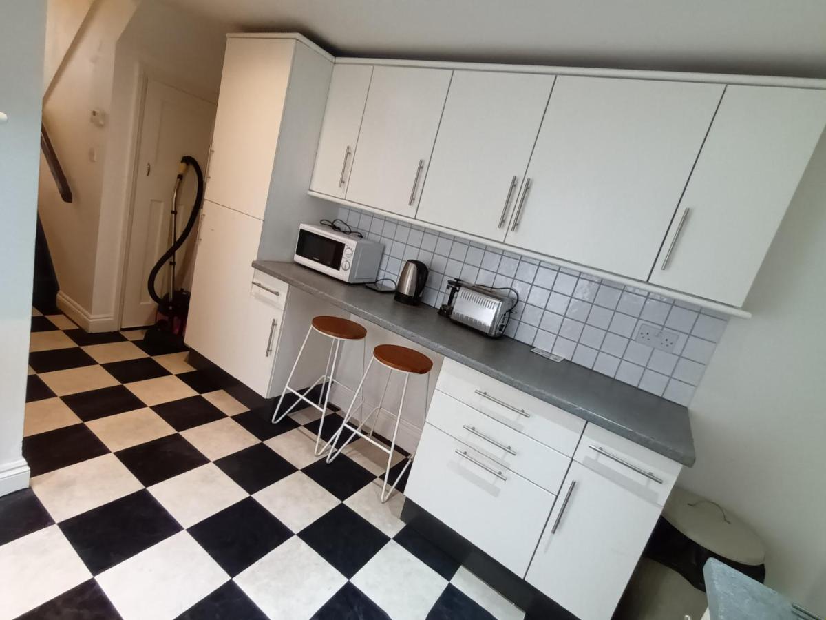 3 Bed Lovely Garden Flat Wandsworth Appartement Londen