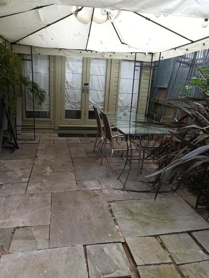3 Bed Lovely Garden Flat Wandsworth * Londen