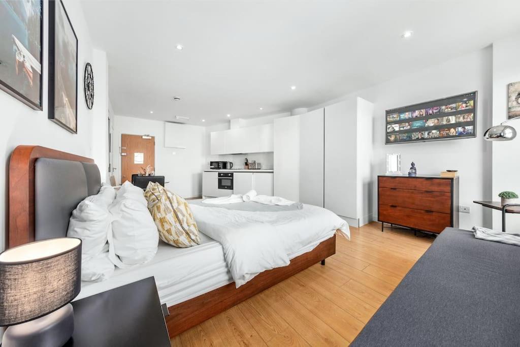 Modern Chic Piccadilly 1-br Vr14 Londen